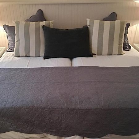 Oude Berg Guesthouse - 10 Caledon Street จอร์จ ภายนอก รูปภาพ