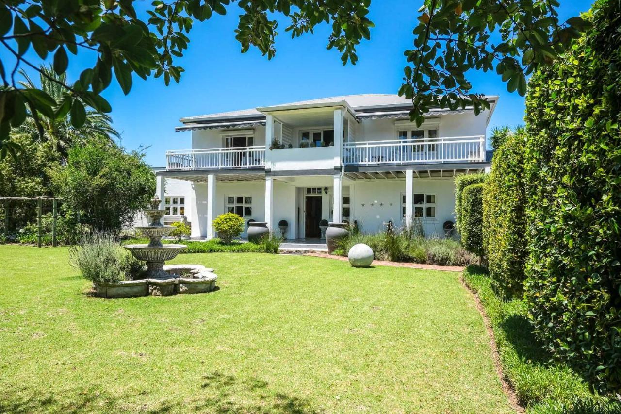 Oude Berg Guesthouse - 10 Caledon Street จอร์จ ภายนอก รูปภาพ