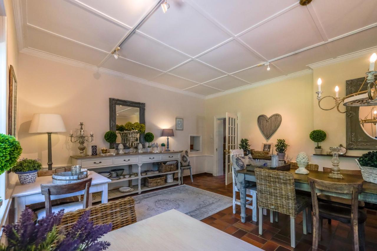 Oude Berg Guesthouse - 10 Caledon Street จอร์จ ภายนอก รูปภาพ
