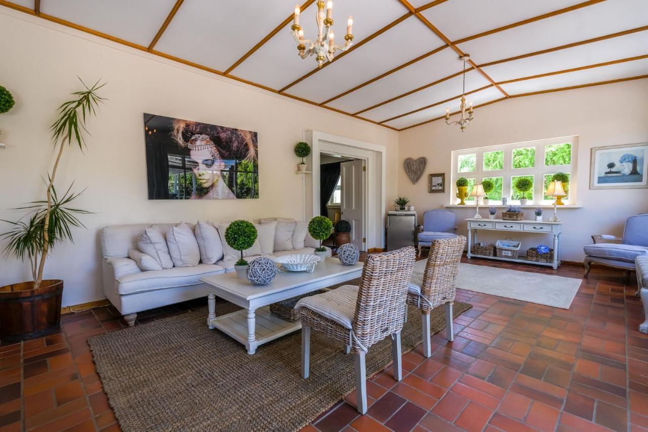 Oude Berg Guesthouse - 10 Caledon Street จอร์จ ภายนอก รูปภาพ