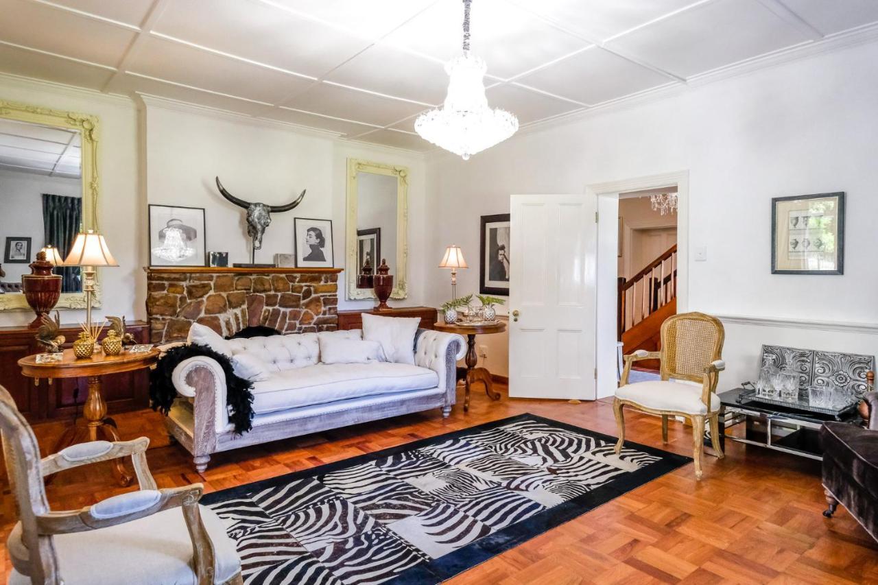 Oude Berg Guesthouse - 10 Caledon Street จอร์จ ภายนอก รูปภาพ