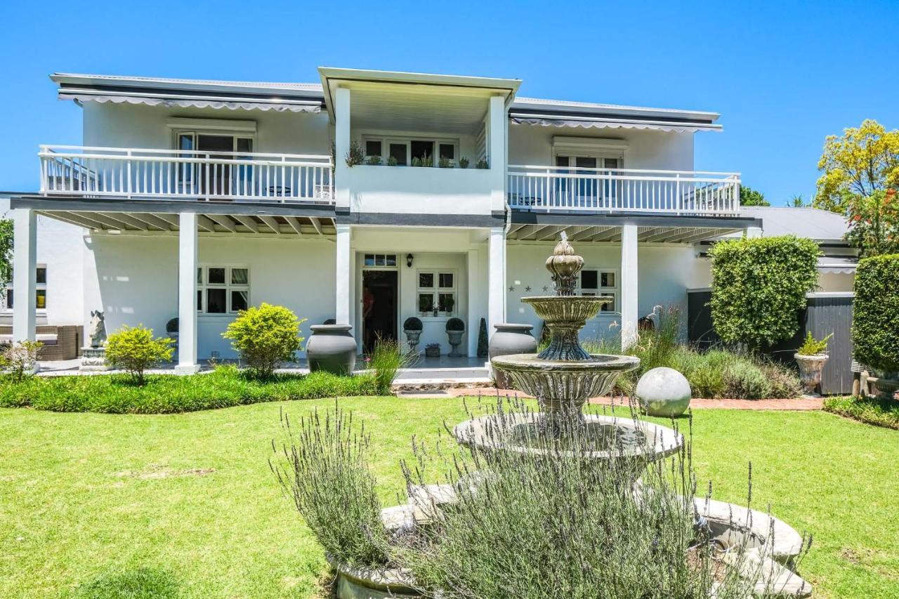 Oude Berg Guesthouse - 10 Caledon Street จอร์จ ภายนอก รูปภาพ